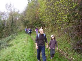 Genitori e figli in cammino insieme..
